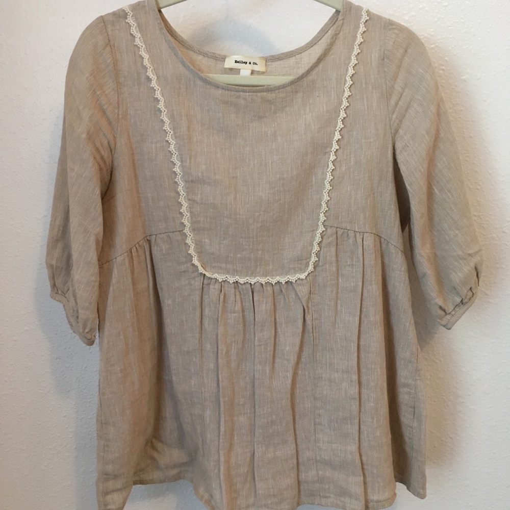 Boutique Oatmeal Flowy Top
